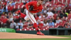 Quinn Mathews earns first major league win as Cardinals beat Pirates
