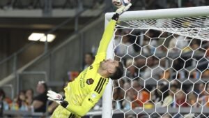 Dynamo out to prevent Sounders from clinching playoff berth