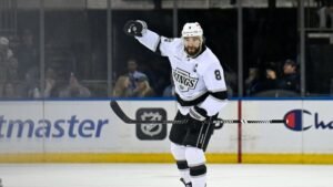 Kings strive to continue improved play on road as Blackhawks await