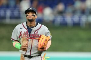 Ronald Acuña Jr.’s wife Maria rocks pink strapless bandeau top and high-waisted shorts, shares mirror selfies